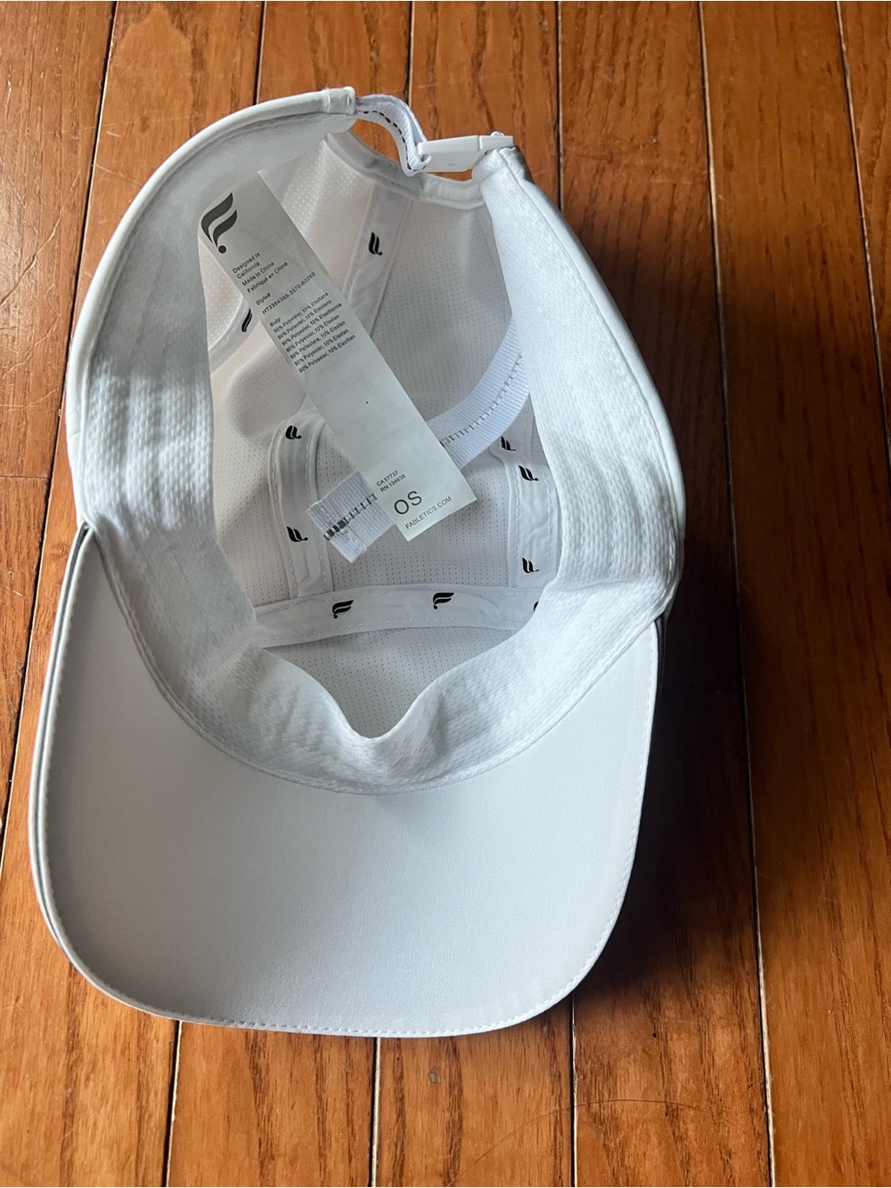 White Fabletics Performance Running Cap - Picture 3 of 3